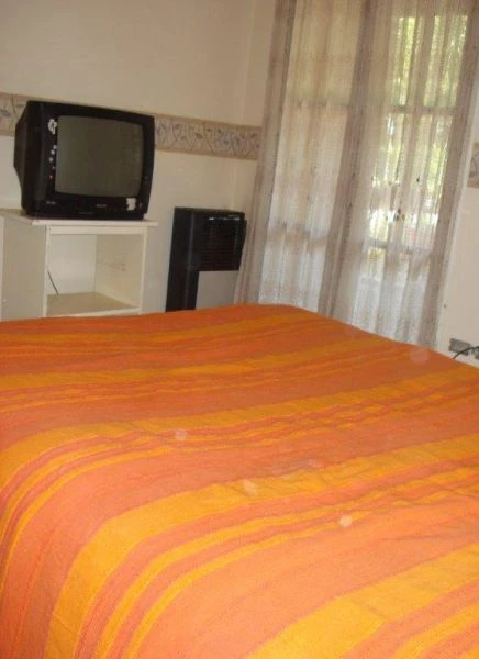 4 Comodos Ambientes - Entrada para Coche Cerrada - A 4 cuadras del mar - Dúplex/Tríplex en Mar de Ajó