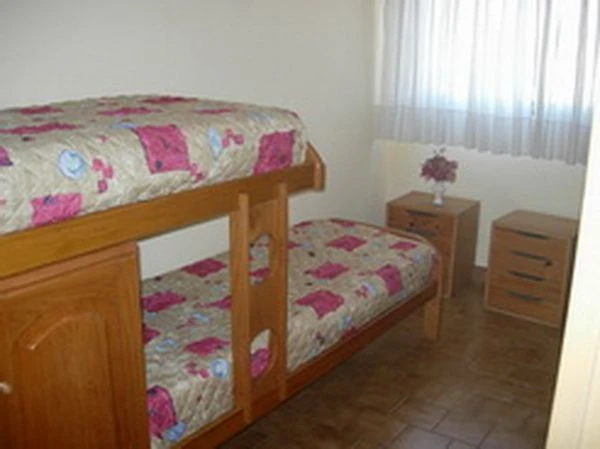 3 Ambientes en 4to Piso - Balcon con Vista al Mar - Cochera Fija - A 4 cuadras de la playa - a 3 cuadras del centro comercial - Departamento en Santa Teresita