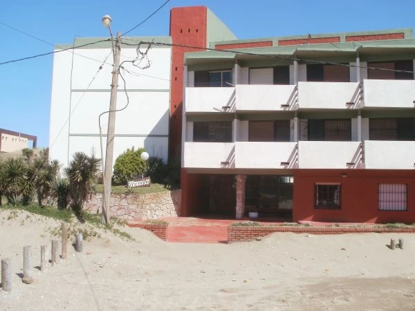 2 Ambientes en 1er Piso - Balcón en la Playa - Cochera - Edificio Tamarisco - Frente al mar - Departamento en Villa Gesell