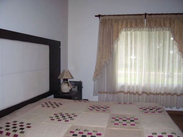 5 Amplios Ambientes - Muy Comodo y Luminoso - Totalmente Equipado - Entrada para 3 Vehiculos - El Pinar - a 4 cuadras del mar - Casa/Chalet en La Lucila del Mar