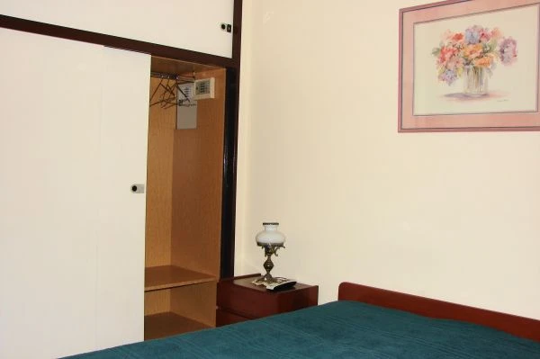 4 Amplios Ambientes - Alarma - Zona Tranquila - A ½ cuadra del mar - a 4 cuadras del centro - Casa/Chalet en Santa Teresita
