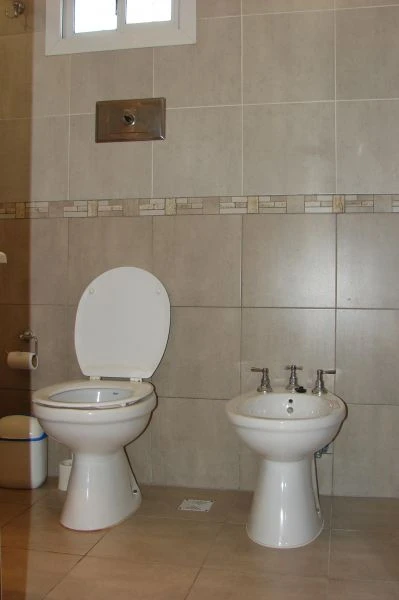 4 Amplios Ambientes - Alarma - Zona Tranquila - A ½ cuadra del mar - a 4 cuadras del centro - Casa/Chalet en Santa Teresita
