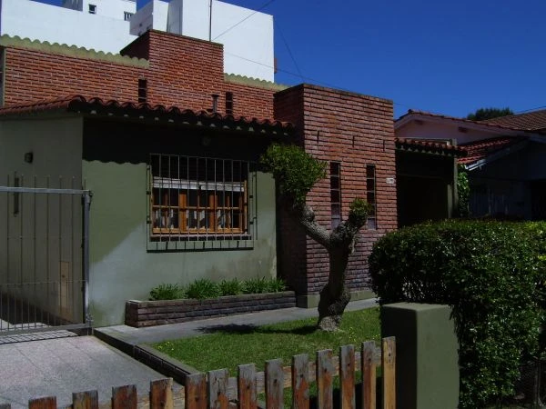 4 Ambientes - Cochera para 2 Autos - A 3 cuadras del mar - Casa/Chalet en San Bernardo