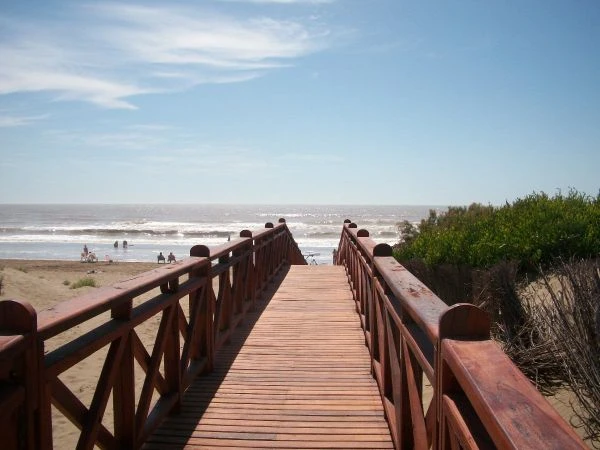 3 Ambientes Totalmente Equipados - Cochera - Zona Tranquila - A 1 cuadra del mar - cerca del centro - Dúplex/Tríplex en Mar del Tuyú