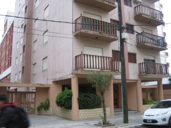 2 Amplios Ambientes en 1er Piso por Ascensor - Buena Iluminacion Natural - A 1½ cuadra del mar - a ½ cuadra del centro - Departamento en San Bernardo