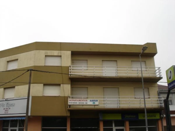 3 Ambientes - Estacionamiento - A 2 cuadras del mar - a 5 cuadras del centro - a 15 cuadra del centro de San Bernardo - Departamento en Mar de Ajó