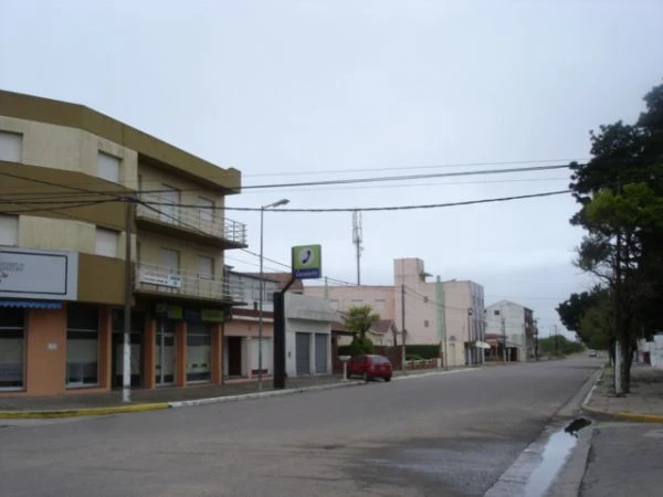3 Ambientes - Estacionamiento - A 2 cuadras del mar - a 5 cuadras del centro - a 15 cuadra del centro de San Bernardo - Departamento en Mar de Ajó