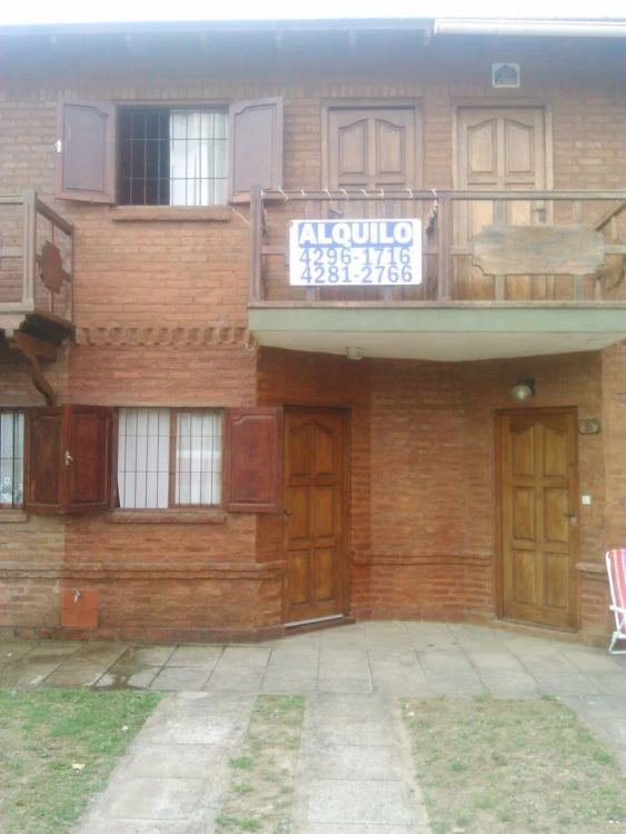 3 Ambientes Amplios - a ½ cuadra del mar - Dúplex/Tríplex en La Lucila del Mar