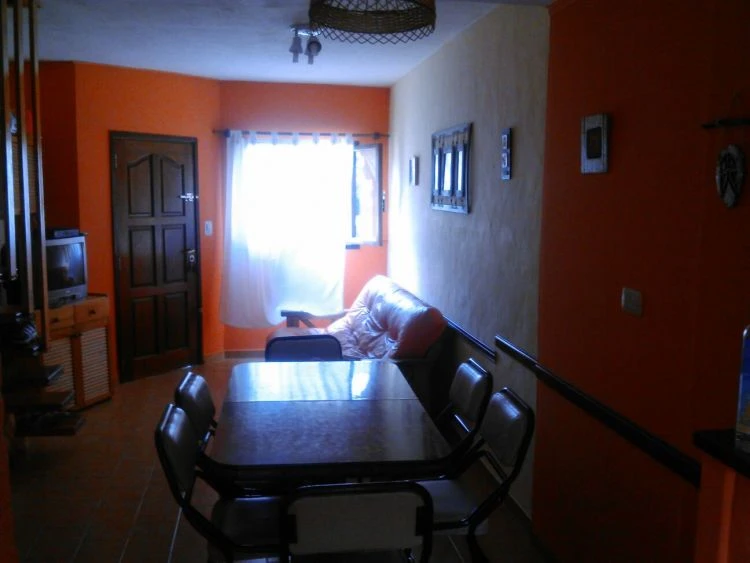 3 Ambientes Amplios - a ½ cuadra del mar - Dúplex/Tríplex en La Lucila del Mar