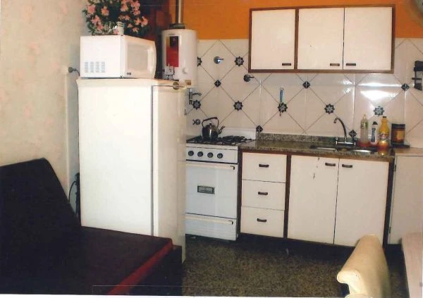 3 Ambientes Todos a la Calle - 2do Piso por Escalera - Balcon a la Calle - A 1 cuadra del mar - a 2 cuadras de Av. San Bernardo - Departamento en San Bernardo