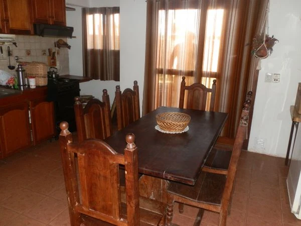4 Ambientes - Cochera Cubierta - Atendido por sus Dueños - A 1 cuadra de la avenida principal - zona residencial - Casa/Chalet en Mar de Ajó