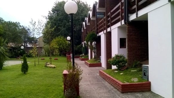 3 Ambientes con Cochera Cubierta - Excelente Ubicacion en Complejo Cerrado - A ½ cuadra de Av. San Bernardo - a 3 cuadras del mar - Dúplex/Tríplex en San Bernardo