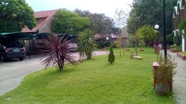 3 Ambientes con Cochera Cubierta - Excelente Ubicacion en Complejo Cerrado - A ½ cuadra de Av. San Bernardo - a 3 cuadras del mar - Dúplex/Tríplex en San Bernardo