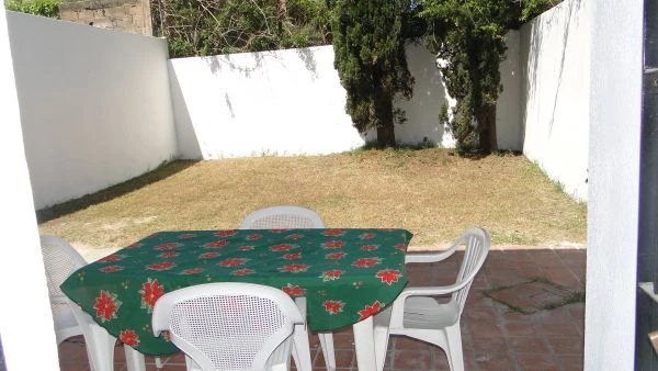 4 Ambientes - A 4 cuadras del mar - a 4 cuadras de Av. 4 y Paseo 144 - Dúplex/Tríplex en Villa Gesell