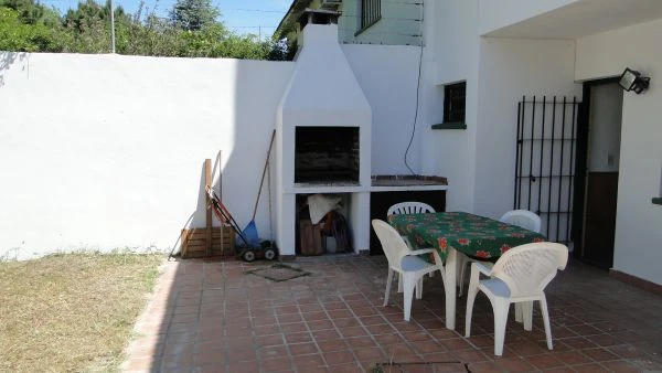 4 Ambientes - A 4 cuadras del mar - a 4 cuadras de Av. 4 y Paseo 144 - Dúplex/Tríplex en Villa Gesell