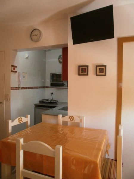 Monoambiente de categoría en zona comercial - A 1 cuadra del mar - Muy buena ubicacion - Departamento en Costa Azul