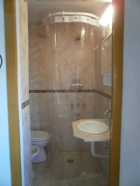 Monoambiente de categoría en zona comercial - A 1 cuadra del mar - Muy buena ubicacion - Departamento en Costa Azul