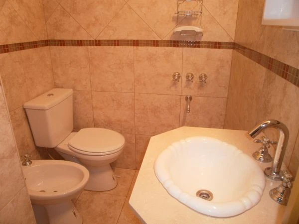 Monoambiente de categoría en zona comercial - A 1 cuadra del mar - Muy buena ubicacion - Departamento en Costa Azul