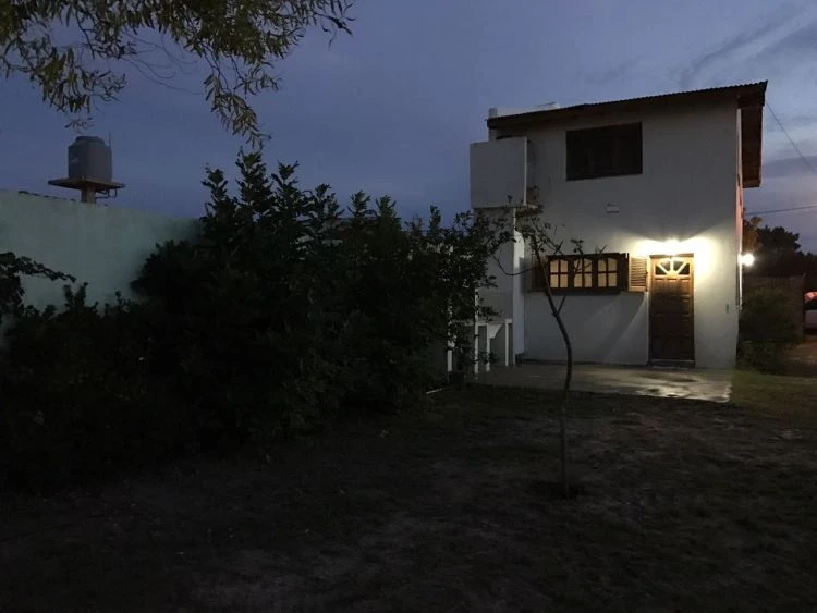 3 Ambientes - Amplio Parque - Estacionamiento - A 7 cuadras del mar - Casa/Chalet en Nueva Atlantis