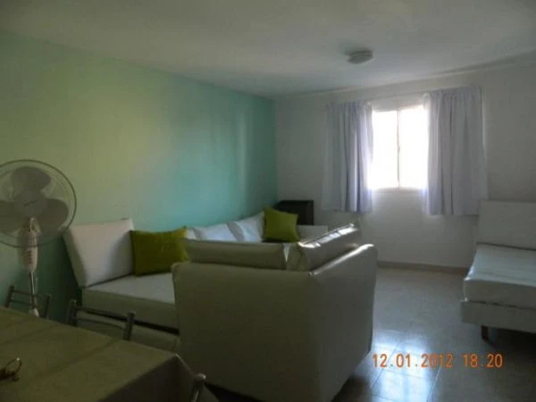 2 Ambientes en 1er Piso por Escalera - Cohera Semicubierta - Barrio Tranquilo - Calle Asfaltada - A 6 cuadras del mar - Departamento en Mar de Ajó