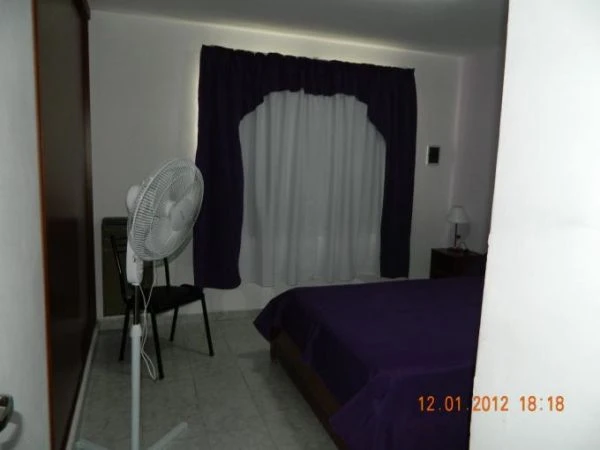 2 Ambientes en 1er Piso por Escalera - Cohera Semicubierta - Barrio Tranquilo - Calle Asfaltada - A 6 cuadras del mar - Departamento en Mar de Ajó