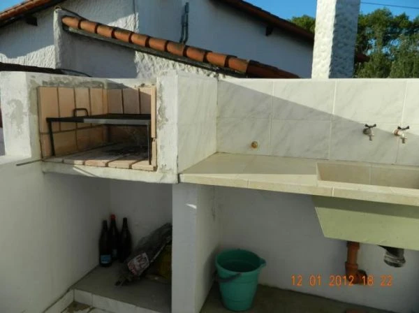 2 Ambientes en 1er Piso por Escalera - Cohera Semicubierta - Barrio Tranquilo - Calle Asfaltada - A 6 cuadras del mar - Departamento en Mar de Ajó