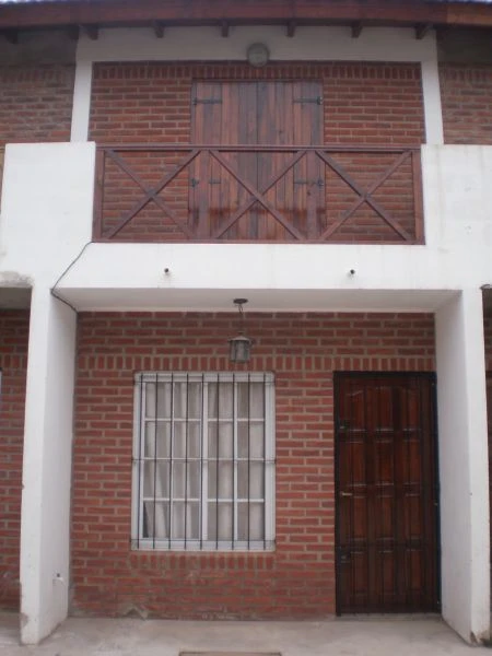 4 Ambientes con Entrada de Auto al Frente - A 3 cuadras del mar - a 3 cuadras del centro - Dúplex/Tríplex en Mar del Tuyú
