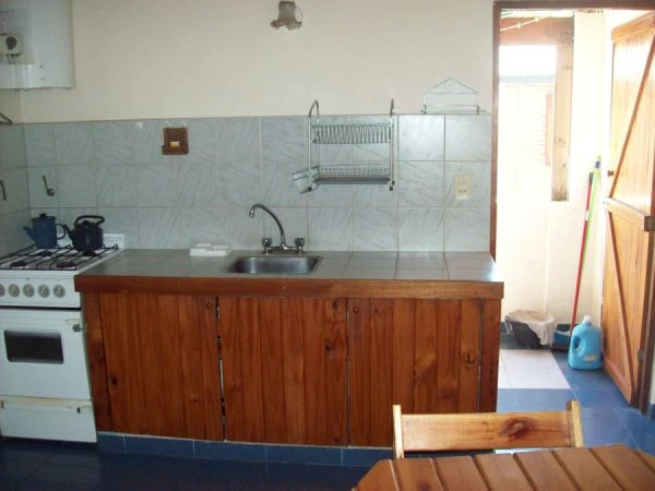 2 ambientes - Espacio para vehículo - 3 cuadras de la playa y 5 del centro - Departamento en Mar de Ajó