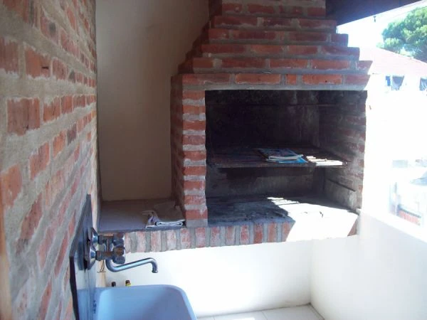 2 ambientes - Espacio para vehículo - 3 cuadras de la playa y 5 del centro - Departamento en Mar de Ajó