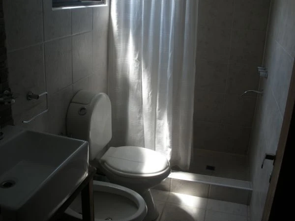 2 Ambientes - 2do Piso por Escalera - Recientemente Restaurado - Ideal Parejas - A 1 cuadra de la peatonal - a 2 cuadras del mar - Departamento en Mar de Ajó
