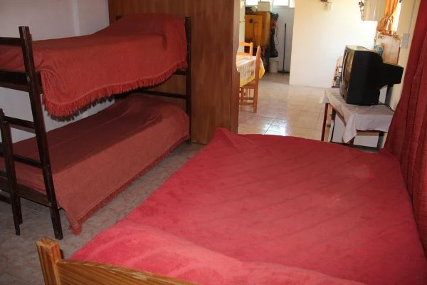 Monoambiente con estacionamiento - 10 cuadras del mar y a 1 de Av. Libertador - Casa/Chalet en Mar de Ajó