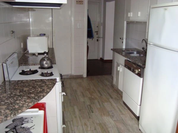 4 ambientes - Balcón al frente - Zona céntrica - Departamento en Mar del Plata