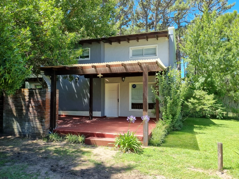 3 ambientes con entrada para autos - a 1 cuadra del mar - Cabaña en Mar de las Pampas