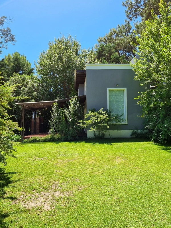 3 ambientes con entrada para autos - a 1 cuadra del mar - Cabaña en Mar de las Pampas