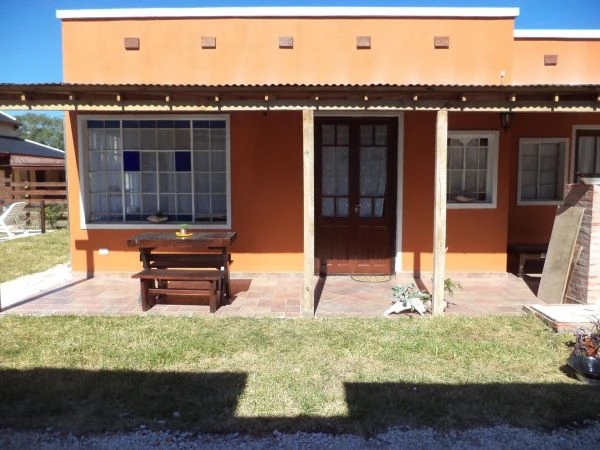 Complejo: 2 Ambientes con Estacionamiento - Piscina Compartida y Solarium - A 5 cuadras del centro - a 7 cuadras de la playa - Cabaña en La Lucila del Mar