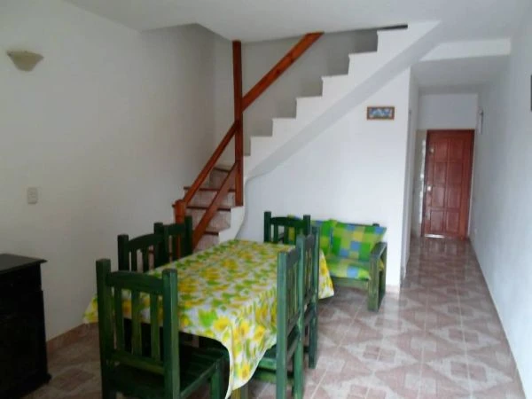 3 Ambientes - Zona Centro - Entrada de Auto - A ½ cuadra del mar - a 1 cuadra del balneario - Dúplex/Tríplex en Aguas Verdes