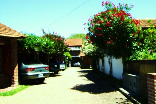 Complejo: 4 Ambientes - Excelente Ubicación - A 1 1/2 cuadra del mar - Dúplex/Tríplex en La Lucila del Mar
