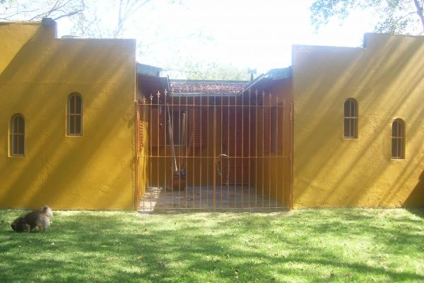 3 Ambientes - Entrada de Auto - Excelente lugar para descansar - A 9 cuadras del mar - a 2 cuadras de Avenida Fragata Sarmiento - Casa/Chalet en Aguas Verdes