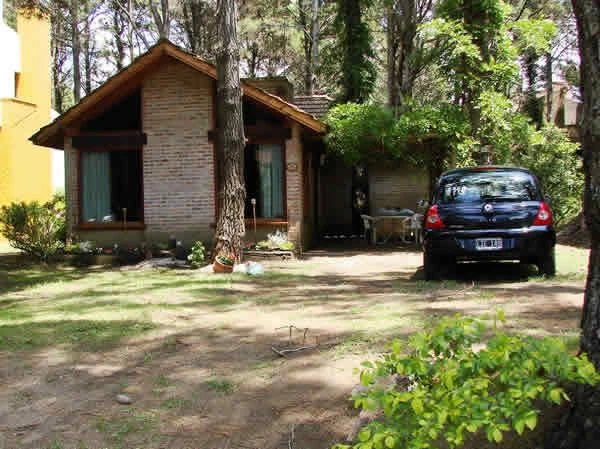 3 Ambientes - Entrada de Auto - Excelente vista al Bosque de Pinos - A 3 cuadras del mar - A 3 cuadras del Centro Comercial - Cabaña en Costa del Este