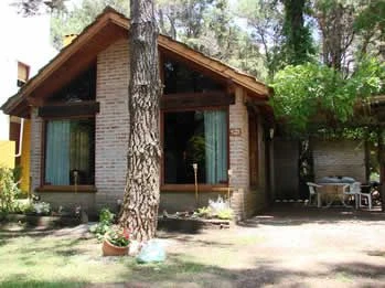 3 Ambientes - Entrada de Auto - Excelente vista al Bosque de Pinos - A 3 cuadras del mar - A 3 cuadras del Centro Comercial - Cabaña en Costa del Este