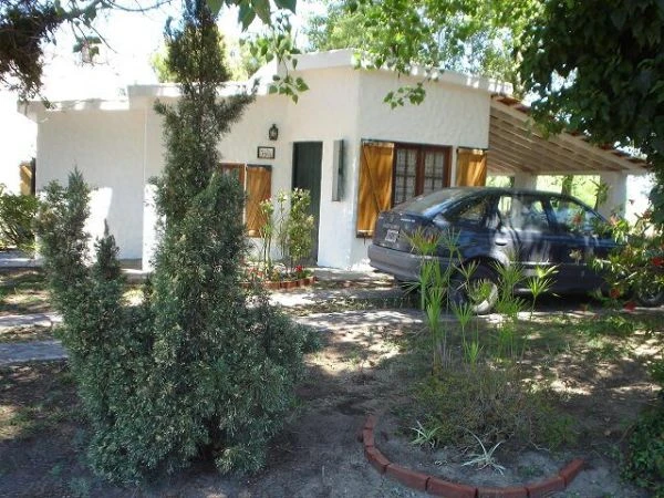 3 Ambientes - Entrada de Auto - Completamente Equipado. - A 7 Cuadras del Mar - A 2 Cuadras de Av. Sarmiento. - Casa/Chalet en Aguas Verdes