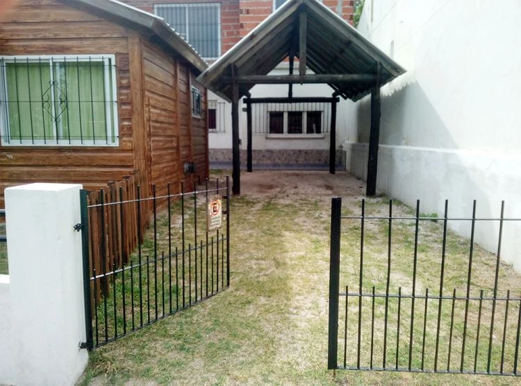 3 Ambientes - Con Cochera - Excelente lugar para descansar - A ½ Cuadra del Mar - A ½ Cuadra de Peatonal - Frente a Plaza de los Artesanos - Casa/Chalet en San Clemente