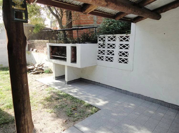 3 Ambientes - Con Cochera - Excelente lugar para descansar - A ½ Cuadra del Mar - A ½ Cuadra de Peatonal - Frente a Plaza de los Artesanos - Casa/Chalet en San Clemente