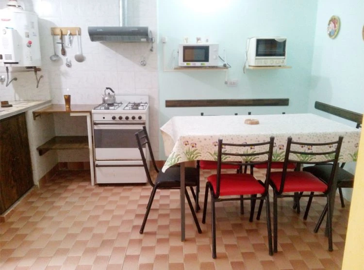 3 Ambientes - Con Cochera - Excelente lugar para descansar - A ½ Cuadra del Mar - A ½ Cuadra de Peatonal - Frente a Plaza de los Artesanos - Casa/Chalet en San Clemente