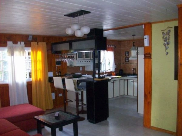 4 Ambientes - Entrada de Auto - Excelente lugar para descansar -  - Casa/Chalet en San Bernardo