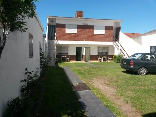 2 Ambientes - Cochera - Atendido por sus Dueños - A 2 cuadras del mar - 5 Cuadras de Av. Libertador. - Departamento en Mar de Ajó