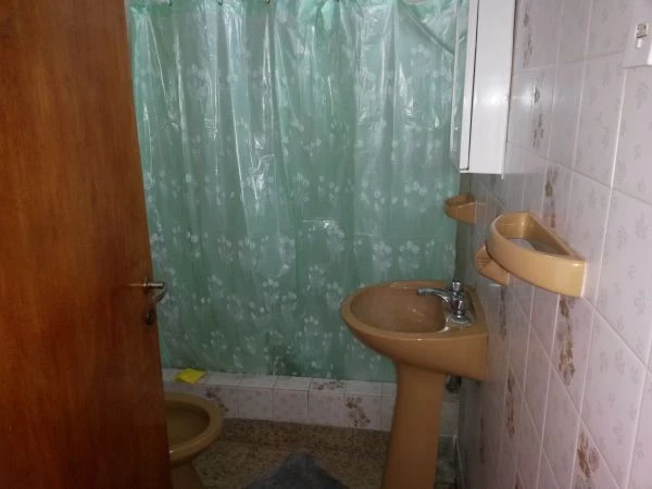2 Ambientes - Cochera - Atendido por sus Dueños - A 2 cuadras del mar - 5 Cuadras de Av. Libertador. - Departamento en Mar de Ajó