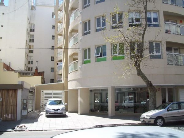 La Perla 2 ambientes CON COCHERA para 4 personas - A 2 cuadras de mar y a 3 del centro - Departamento en Mar del Plata