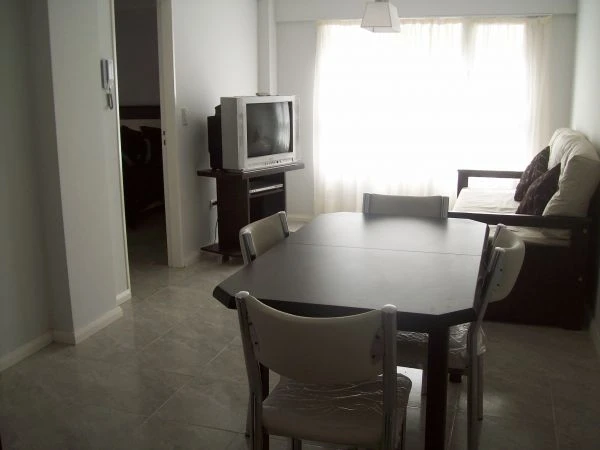 La Perla 2 ambientes CON COCHERA para 4 personas - A 2 cuadras de mar y a 3 del centro - Departamento en Mar del Plata