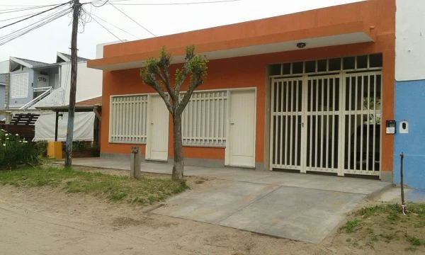 Casa con cochera a 2 cuadras del mar - Excelente ubicación - Casa/Chalet en Costa Azul